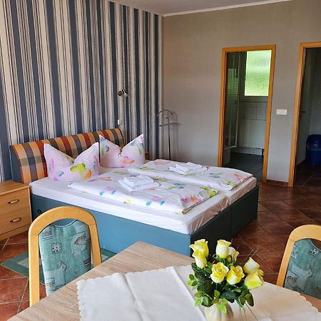 Pension Achterland Mellenthin Екстериор снимка